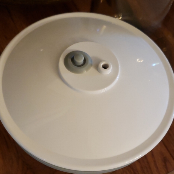 SOLD!! FoodSaver Containers - Picture 3 of 8